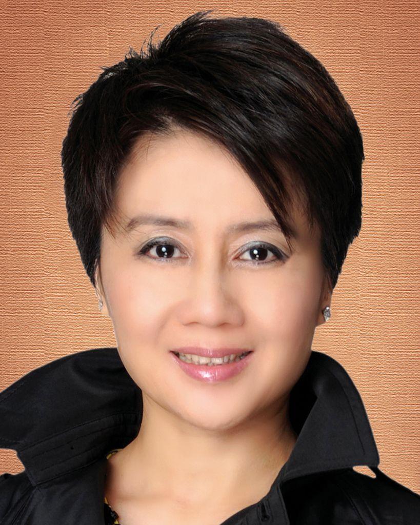 何鸿燊和五太太郑咏诗_何鸿燊与梁安琪的婚姻冲突_赌王何鸿燊与郑咏诗的爱情故事