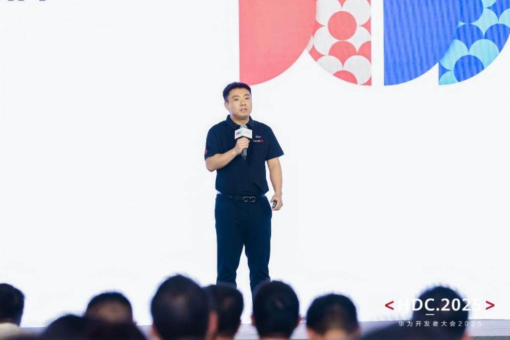 华为云GaussDB数据库智能助手_热门coder模型上线华为云！_华为开发者大会2025