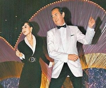 赌王何鸿燊绯闻 李连杰利智 何鸿燊郑咏诗_何鸿燊和五太太郑咏诗