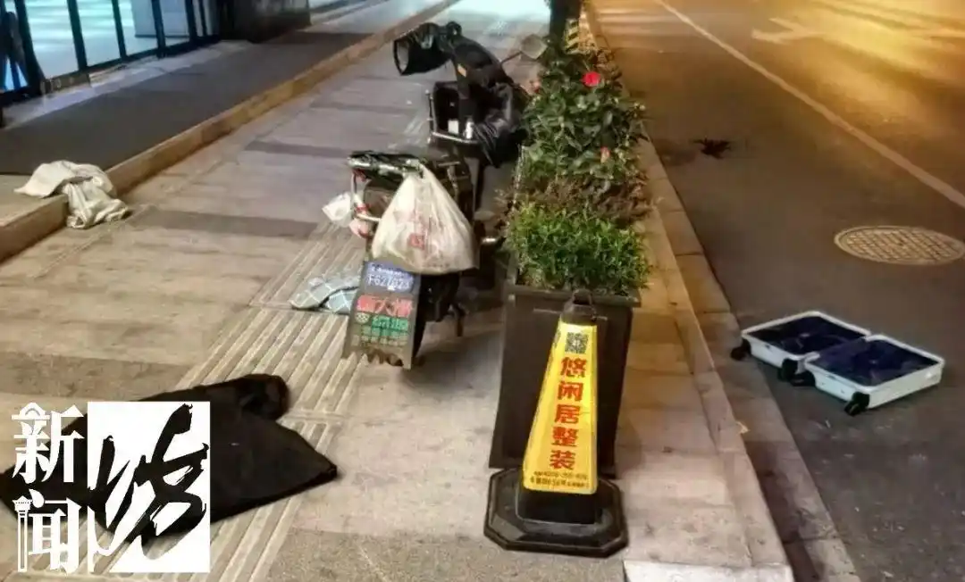 “我扔的是我男朋友的！”女子酒后从4楼扔出行李箱、电脑，警方：刑拘！
