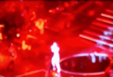 演艺安全活动监管_明星演唱会现场事故_张靓颖演唱会摔下两米高舞台