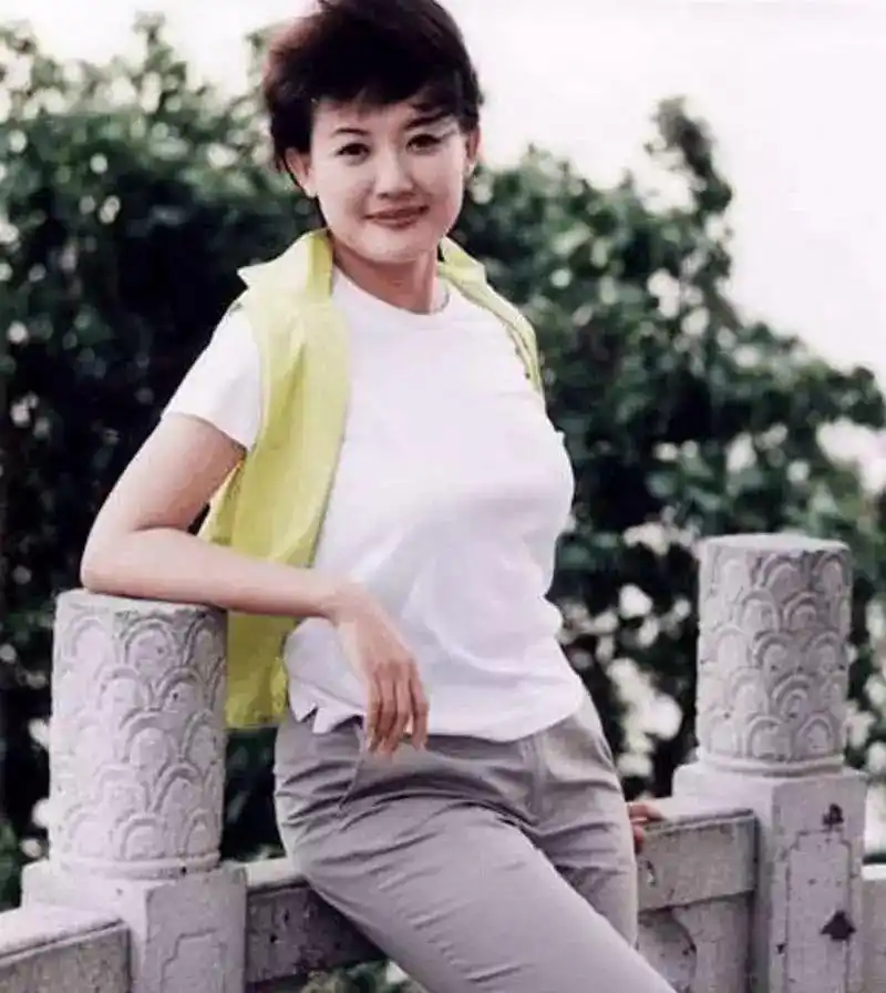 梁艳老公是谁_梁艳 主持生涯 未婚原因