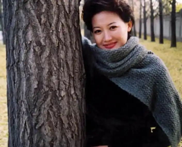 梁艳老公是谁_梁艳 主持生涯 未婚原因