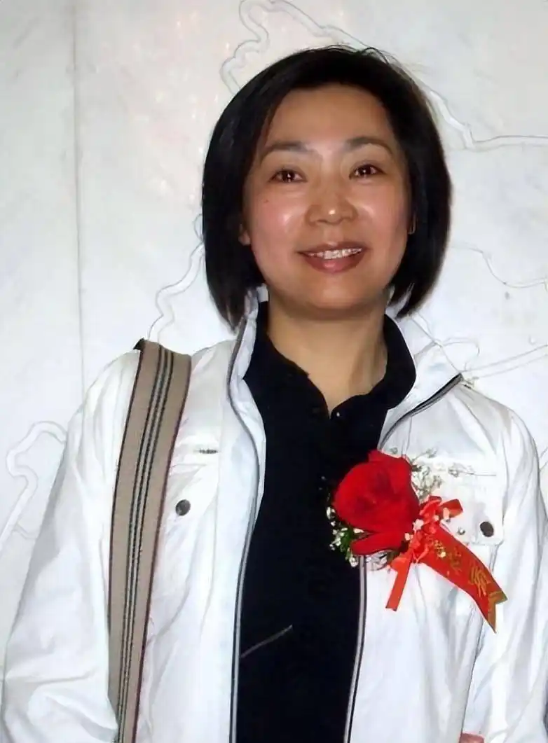 梁艳老公是谁_梁艳女排五连冠经历_退役运动员商业成功案例