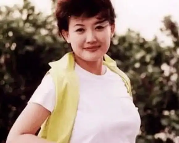 梁艳老公是谁_央视主持人梁艳单身原因_梁艳感情生活故事