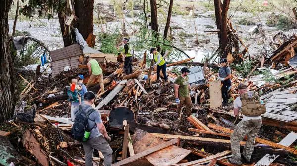 美国总统特朗普得克萨斯州洪水灾害 预警延误 记者怒斥_特朗普“破大防”骂记者恶心