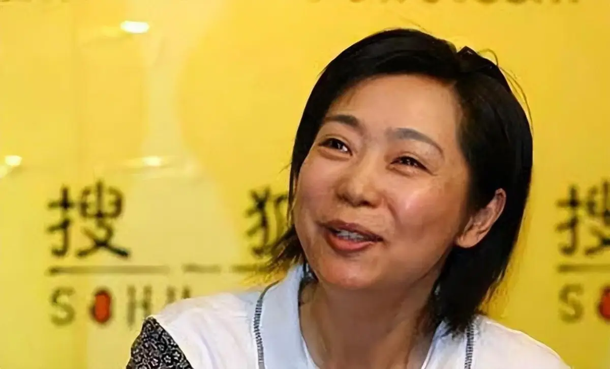 梁艳 排球 女强人_梁艳老公是谁