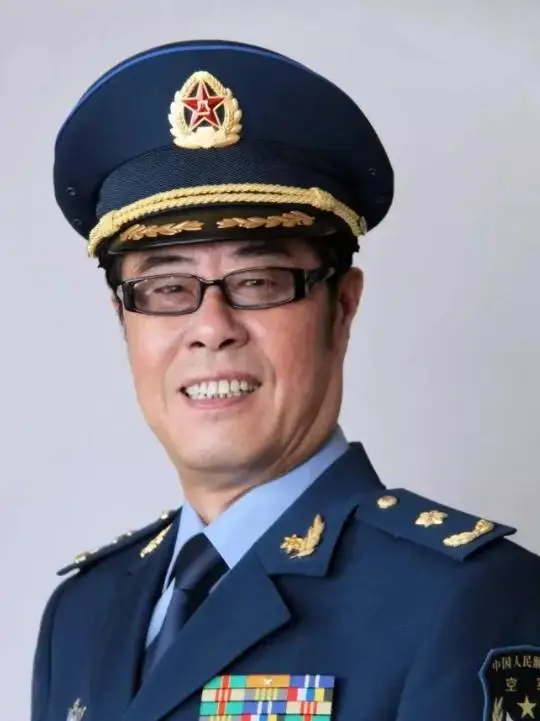 梁艳 排球 女强人_梁艳老公是谁