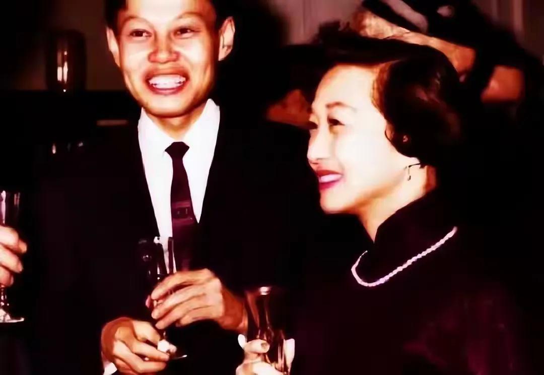 杨振宁早年经历_杨武之+杨振宁_杨振宁与杜致礼的爱情故事