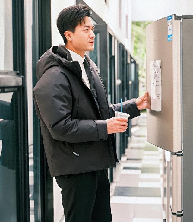 吊打加拿大鹅、碾压始祖鸟？这4个“中产收割机”羽绒服品牌真牛