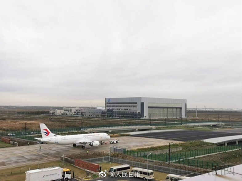 高速上被开豪车的3名男子碰瓷 作案道具很“惊悚” 嫌疑人已被抓获_高速上豪车碰瓷党 疯狂作案300起