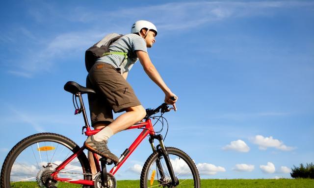 骨龄提前发育_10岁半男孩身高增长_5岁半宝宝身高体重