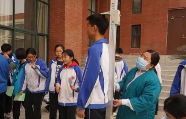 5岁半宝宝身高体重_儿童骨龄检测的重要性_14岁男孩身高165厘米