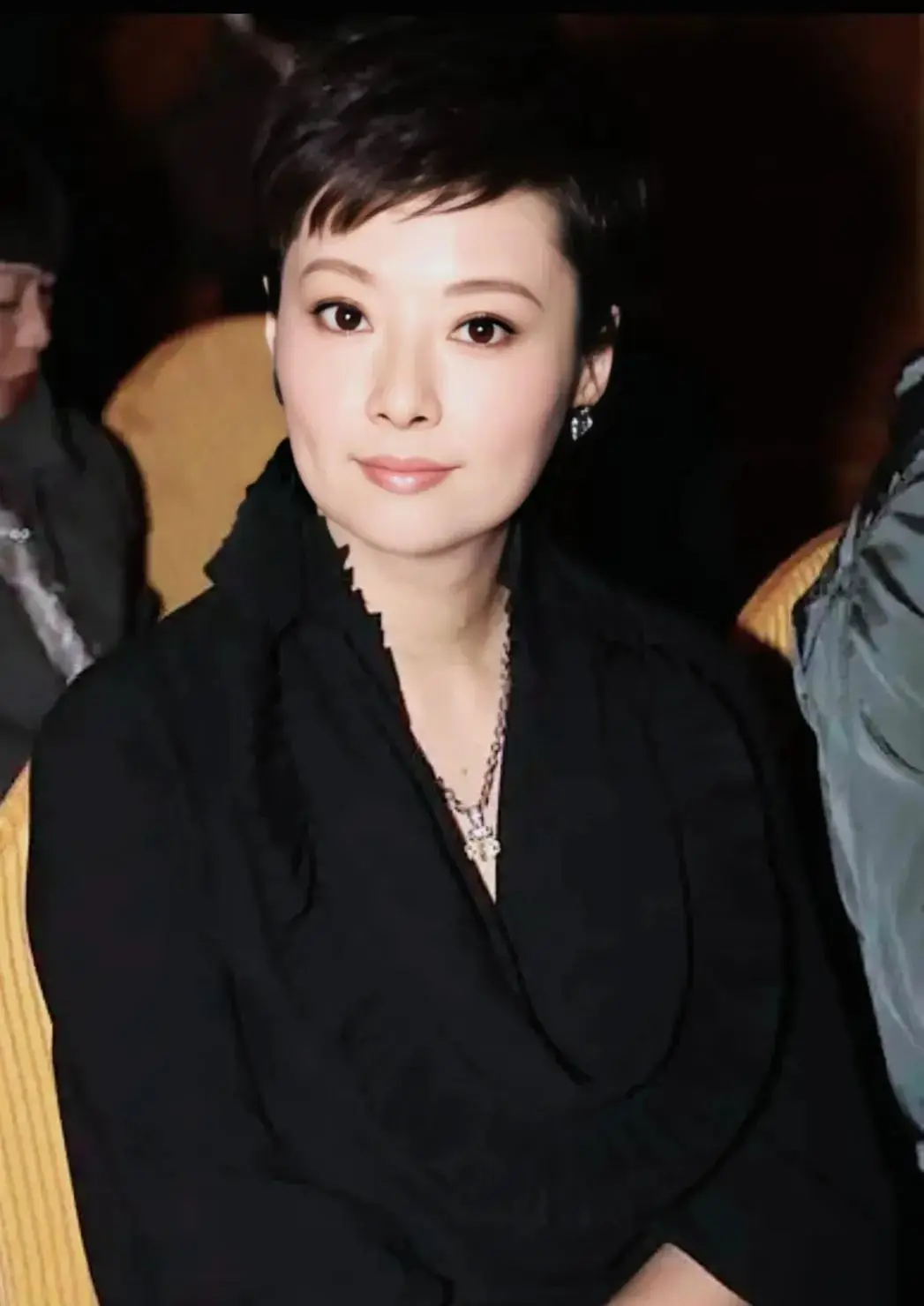 独宠袁立12年，分手后转身与张怡宁闪婚，徐威过得怎么样？