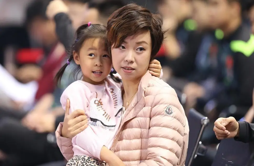 徐威为什么要娶张怡宁_张怡宁婚姻故事_袁立情感经历