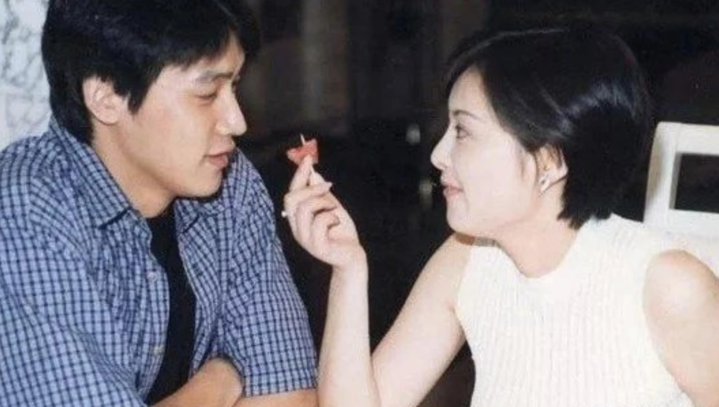 徐威为什么要娶张怡宁_袁立徐威感情经历_袁立徐威分手原因