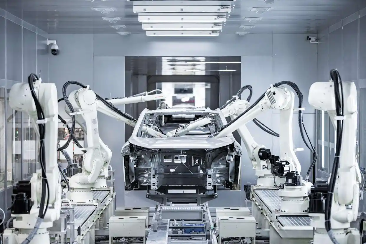 首次!中国新能源车月销量超燃油车_深蓝汽车销量分析_长安汽车新能源销量破10万