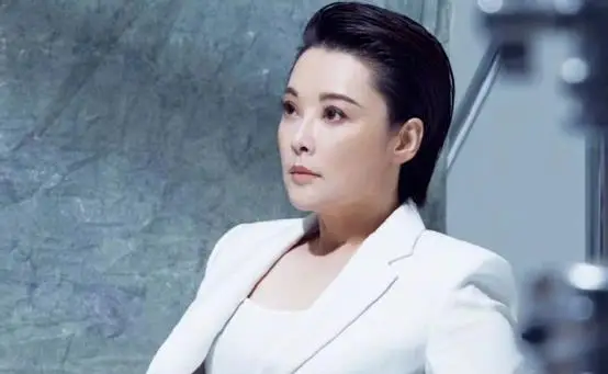 袁立演艺圈经历_袁立原生家庭重男轻女_袁立徐威有孩子吗