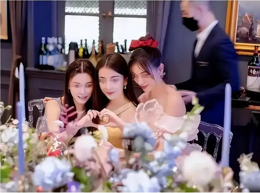 叶珂怀孕爆料_黄晓明叶珂官宣恋情_骆莉娜分手费