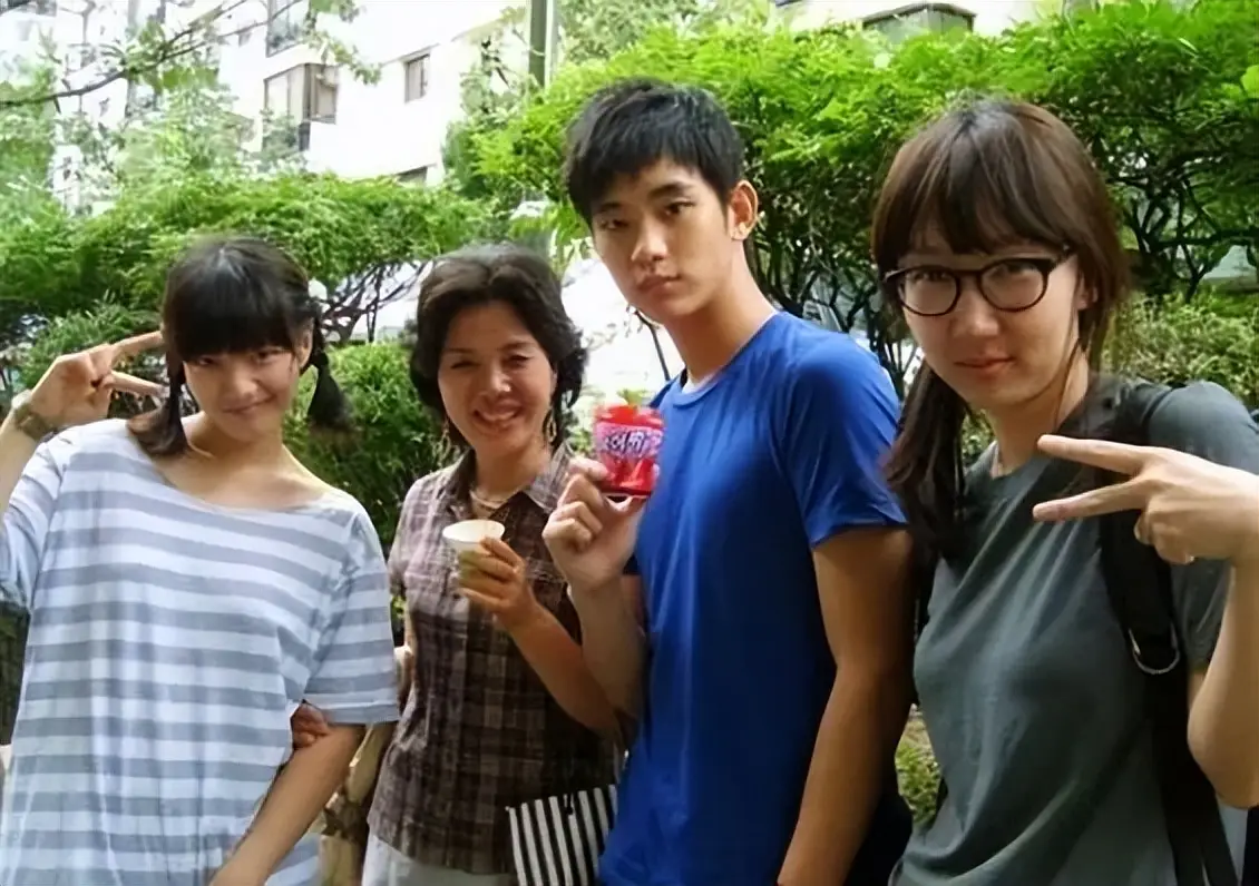 金秀贤父母离婚_金秀贤择偶观自私大男子主义_金秀贤童年创伤与人格塑造