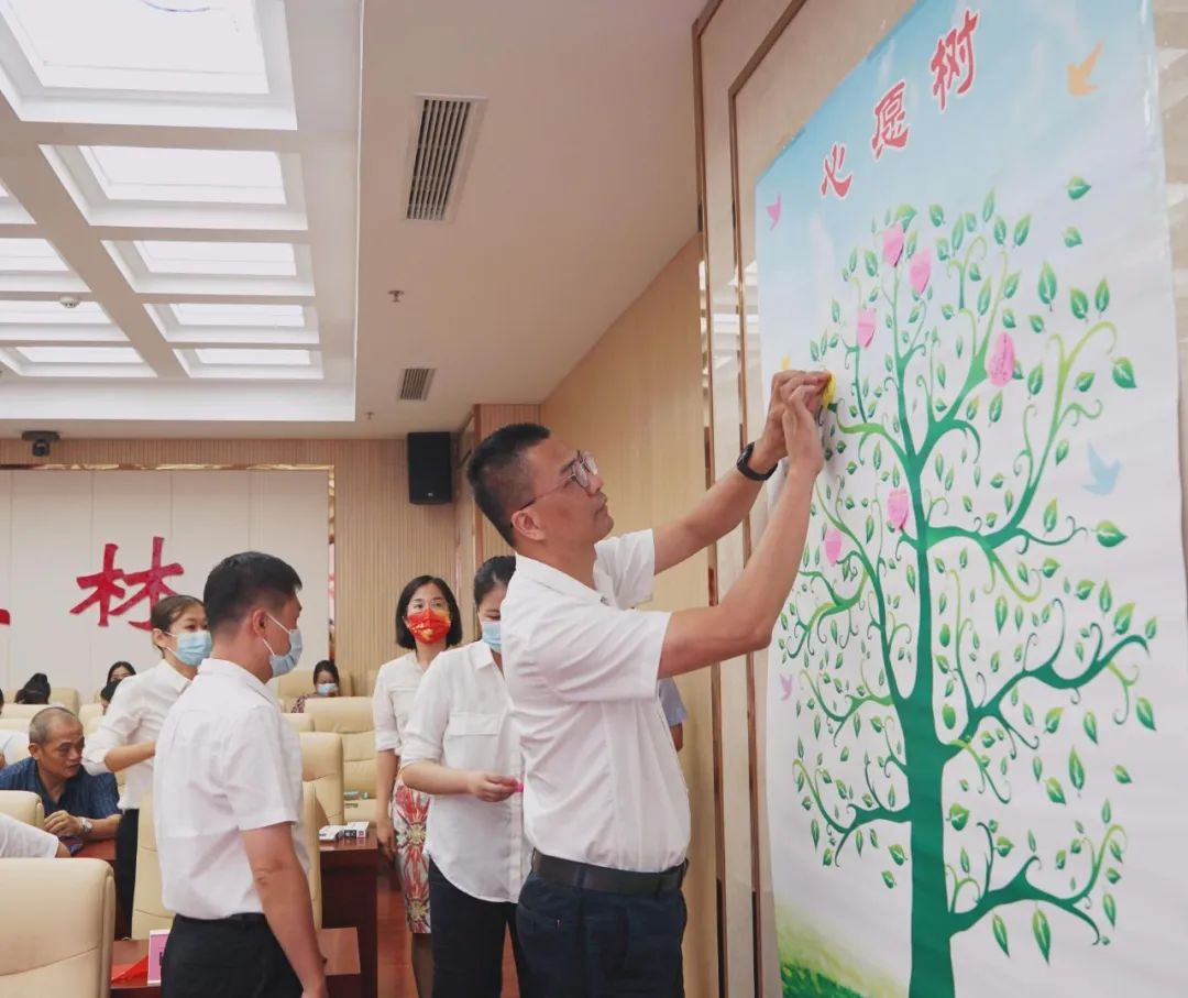 玉林市委政法委 主题党日 欢度国庆 喜迎二十大_玉林市党建平台_玉林市政法系统党建联盟 读书分享会