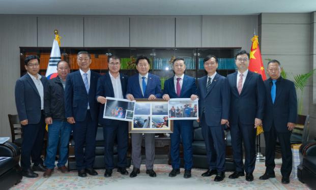 韩国警长救中国老人牺牲_中国驻韩国大使馆哀悼_韩国海警救中国老人殉职 李在明发声
