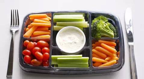 怕热的美女_夏季养生食谱_防暑小常识