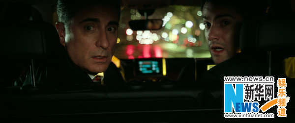 从飞机里出来瞬间被冰冻的电影_全球风暴 电影 2017年度灾难大片