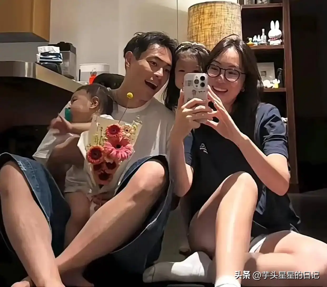 杨祐宁父亲被曝患癌症，肚子肿大转移胸腹，和儿子合影满脸沧桑