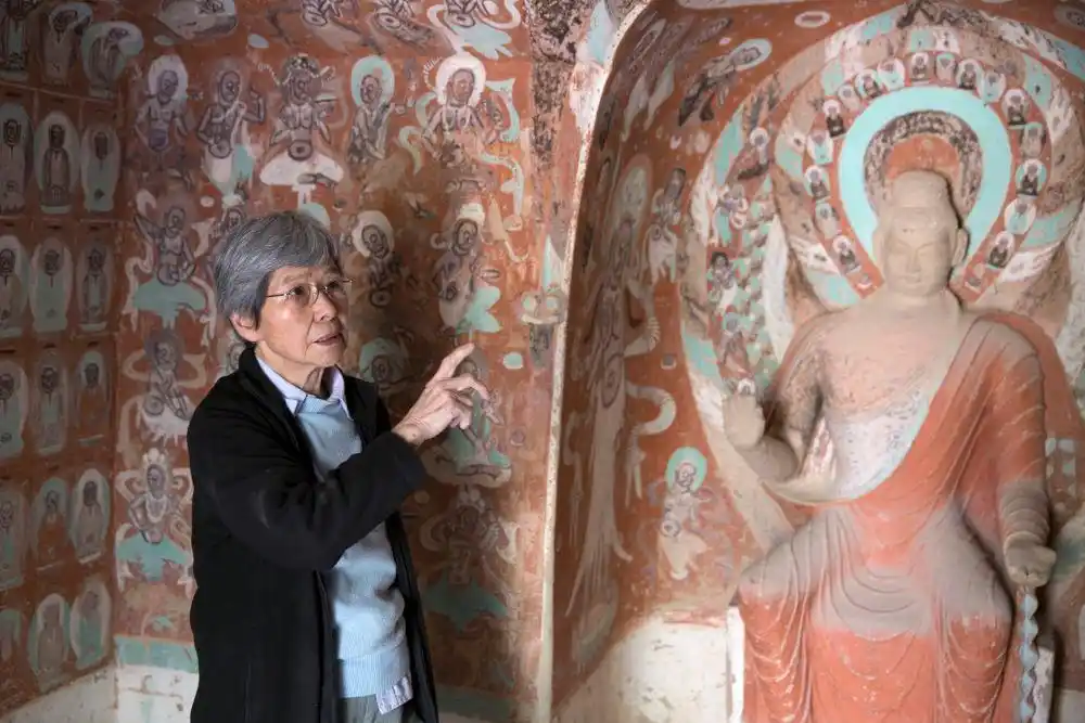 中国女性在各行各业贡献_巾帼共绘新时代_新时代女性成就