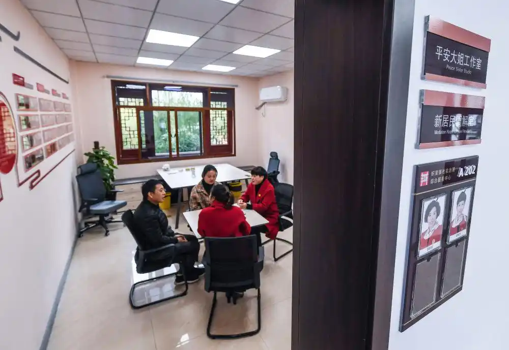 中国女性在各行各业贡献_新时代女性成就_巾帼共绘新时代