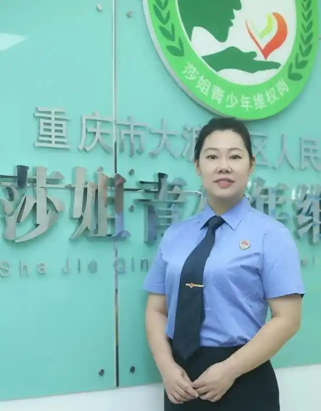 女代表女委员履职尽责_巾帼共绘新时代_妇女参政议政全过程人民民主