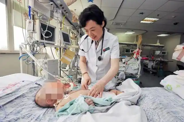 巾帼共绘新时代_妇女参政议政全过程人民民主_女代表女委员履职尽责