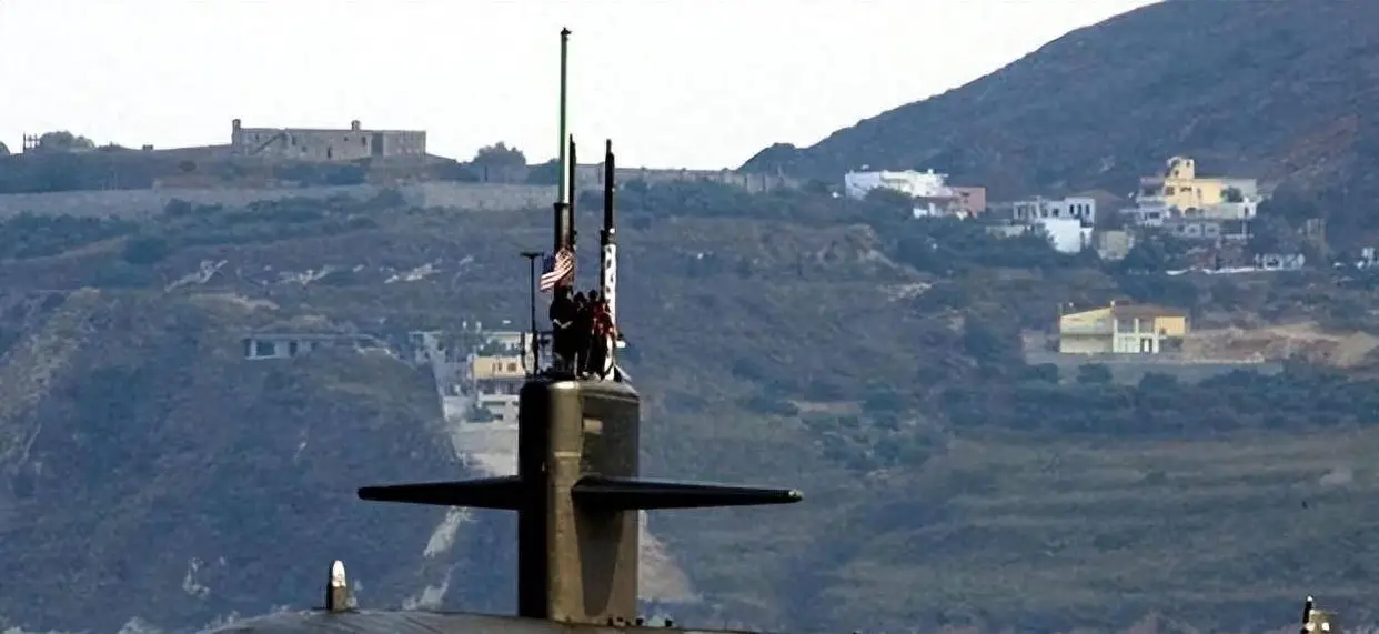 委内瑞拉全面进入战备状态_中委全面深化合作_委内瑞拉美国海军驱逐舰冲突