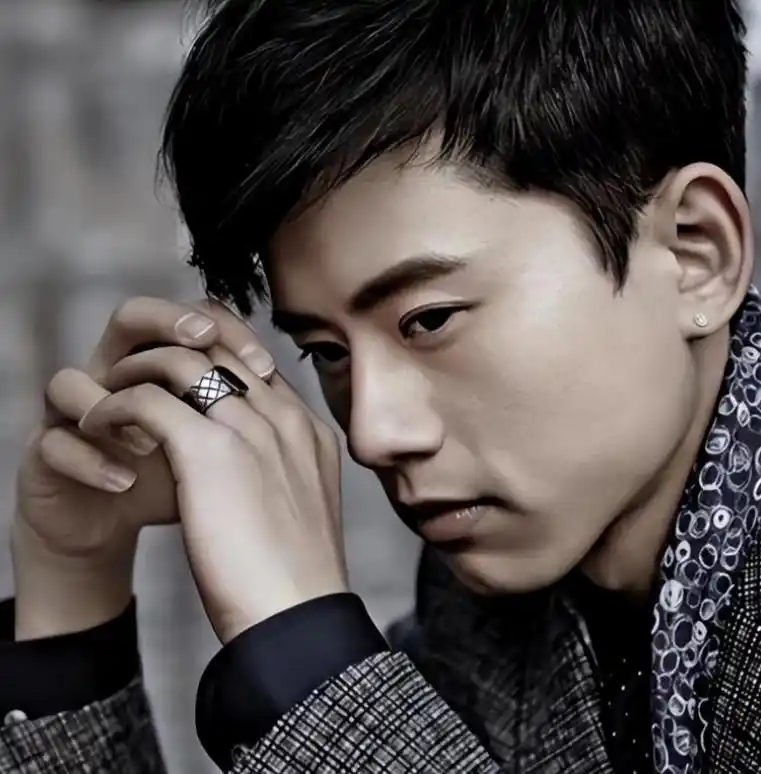 张杰娱乐新闻_张杰谢娜离婚传闻_张杰从选秀到热门歌手的奋斗历程