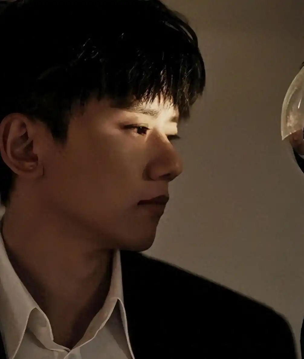 官方媒体报道，隆重宣布42岁张杰喜讯，网络祝贺，终于迎来这一天