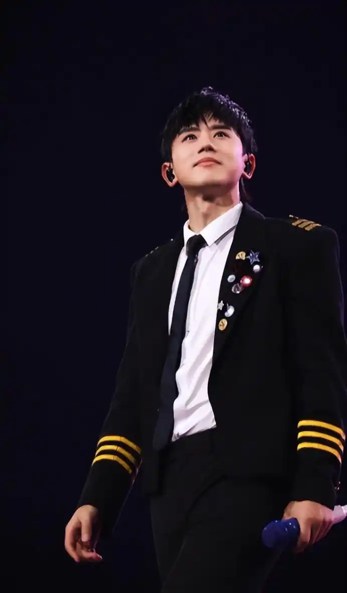 张杰娱乐新闻_张杰早年经历_张杰参加我型我秀