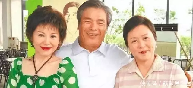 他与6个老婆在一起生活，每月给7万零花钱，70多岁又娶一个美娇妻