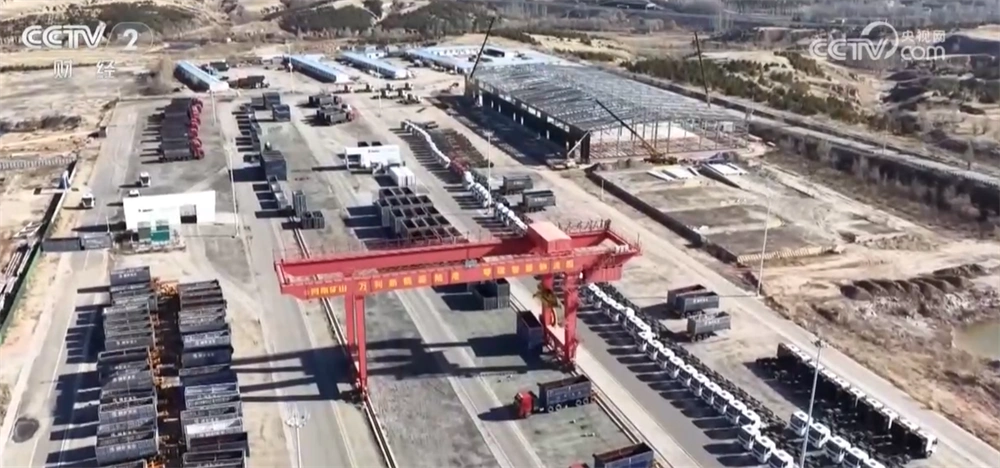 强冷空气来袭！多地降幅达15℃以上_强冷空气路径影响范围_中东部地区降温4-8℃伴大风