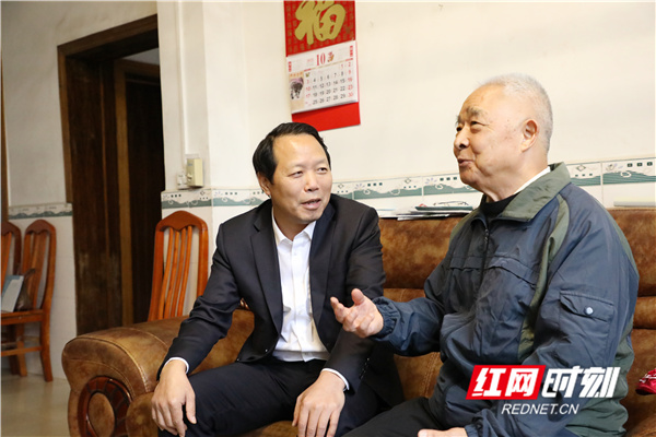 走访慰问退休老干部_重阳节慰问离退休老干部_江华瑶族自治县老干部关怀