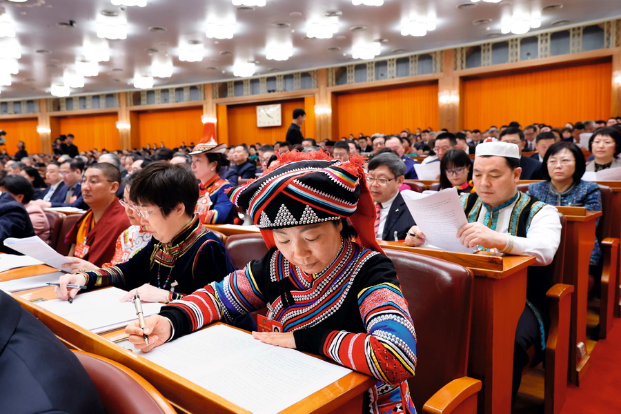 2025年全国两会 高质量完成十四五规划任务 中国式现代化进程_2025年全国两会，王立军图片