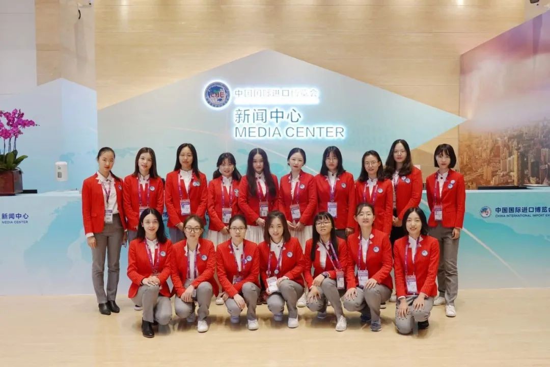 央视首席记者孙艳_战地记者王薇薇_新华社战地记者