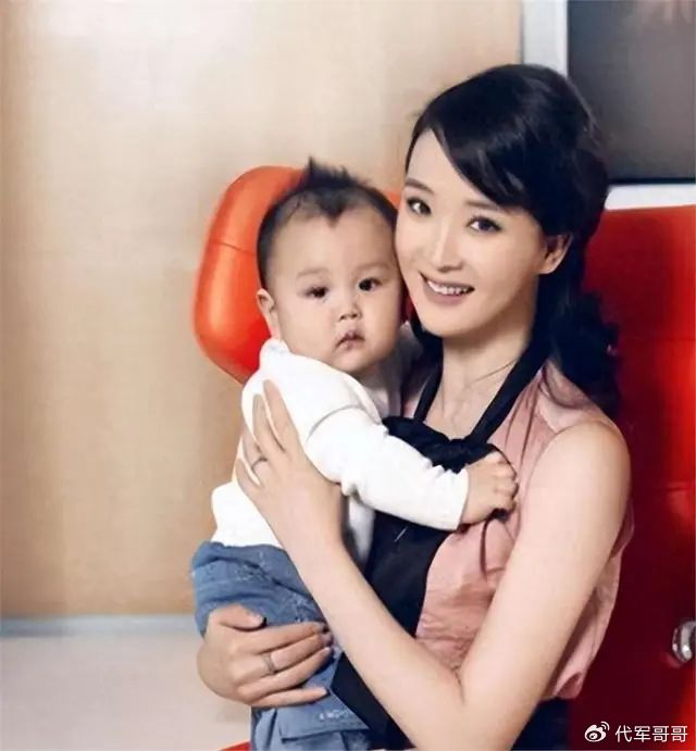 揭秘50岁“晴格格”王艳的豪门婚姻生活