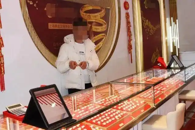 玉溪警方侦破百万黄金首饰盗窃案_新平县金店400余件黄金首饰被盗案侦破_贵州珠宝店百万黄金被盗 嫌犯落网