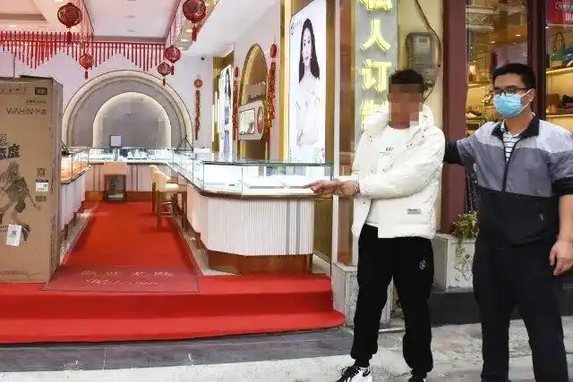 新平县金店400余件黄金首饰被盗案侦破_玉溪警方侦破百万黄金首饰盗窃案_贵州珠宝店百万黄金被盗 嫌犯落网