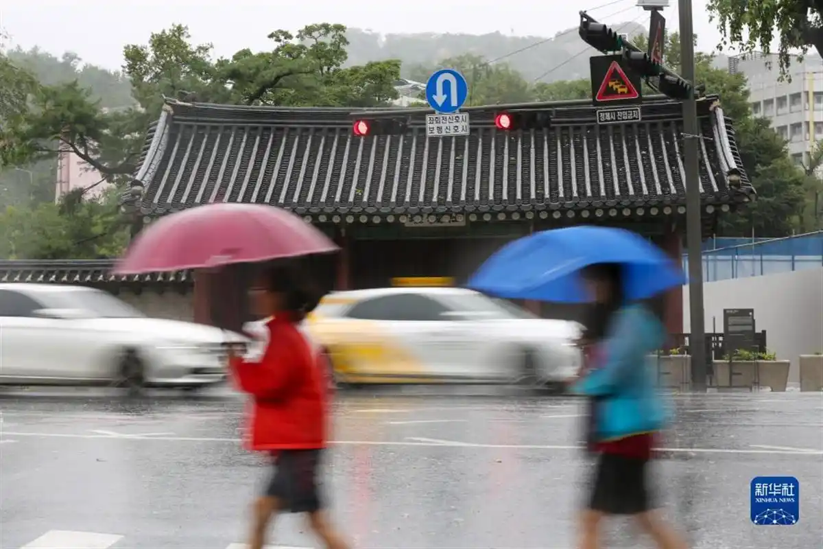 中国沙尘暴影响韩国天气_韩国雾霾导致暴雨_韩国气象女主播：下周末全国都有雨
