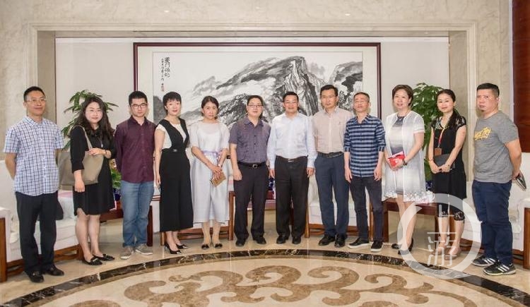 今日头条参访重庆日报报业集团_今日头条在天津的地址_张辅评与管洪座谈交流