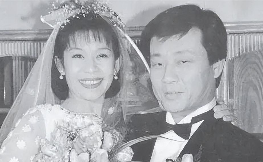 寇家瑞多少岁_寇家瑞39岁未婚生女不结婚_寇世勋双妻家庭影响子女婚姻观