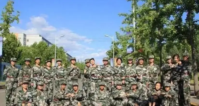 青州二炮沈星_西安二炮工程大学沈星 无名小桥英勇救人 青州市民缅怀英雄