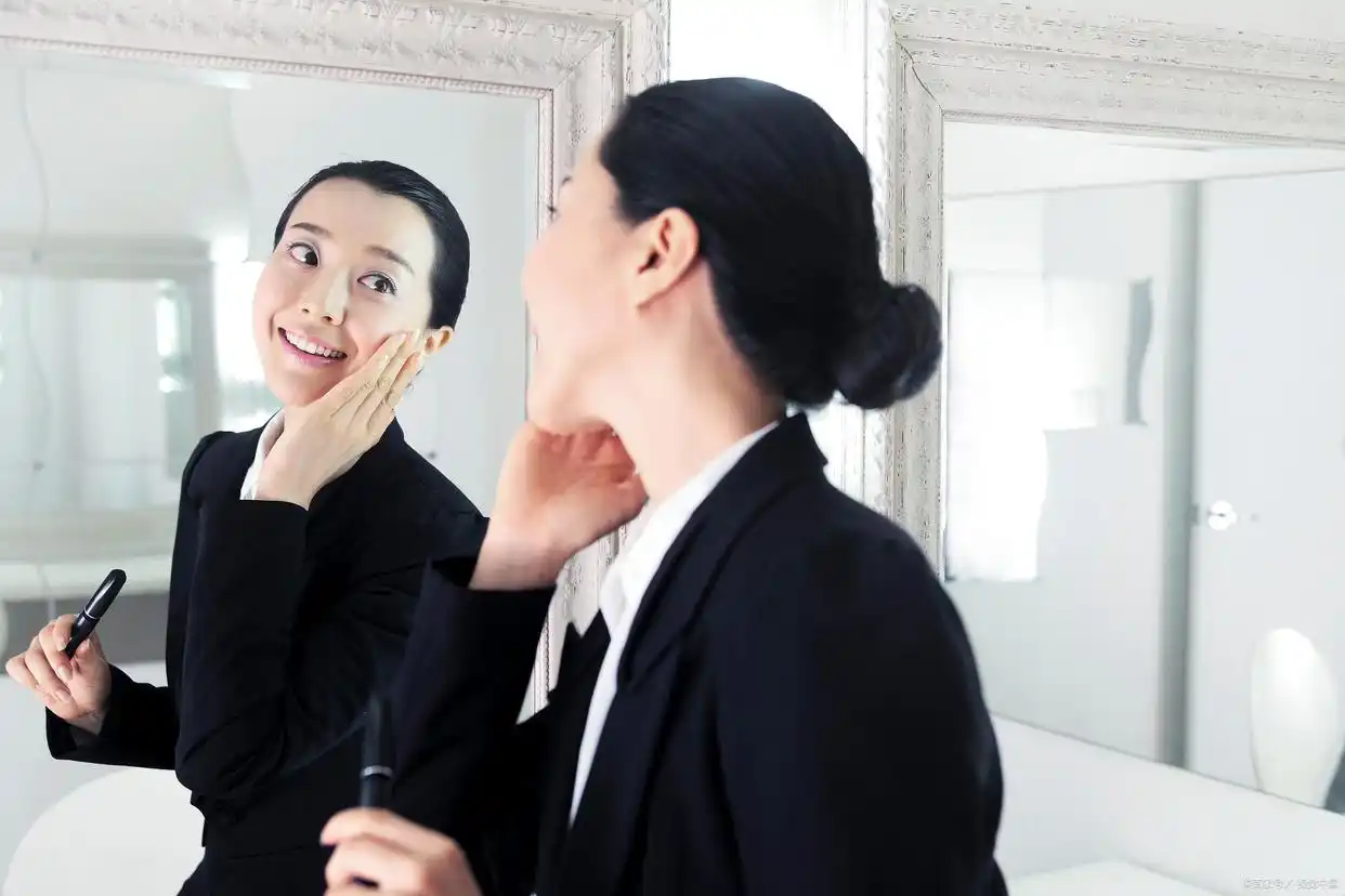 仪容礼仪_职场礼仪_工作帽子的礼仪